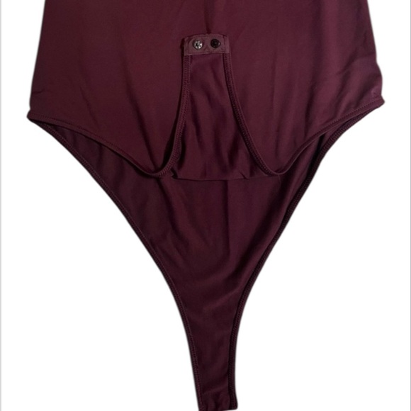 Zara NWT Women’s High-Neck Sleeveless Bodysuits in Burgundy & Royal Blue - Picture 3 of 9